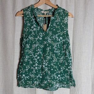 La serein Floral Green Sleeveless Top